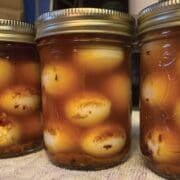 Pickled quail eggs after using the recipe
