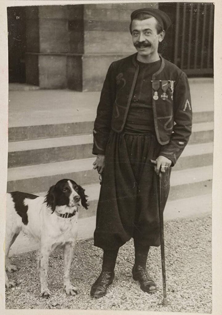 Sergent Ettienne Jacquemin with Fend L’Air the famous dog.