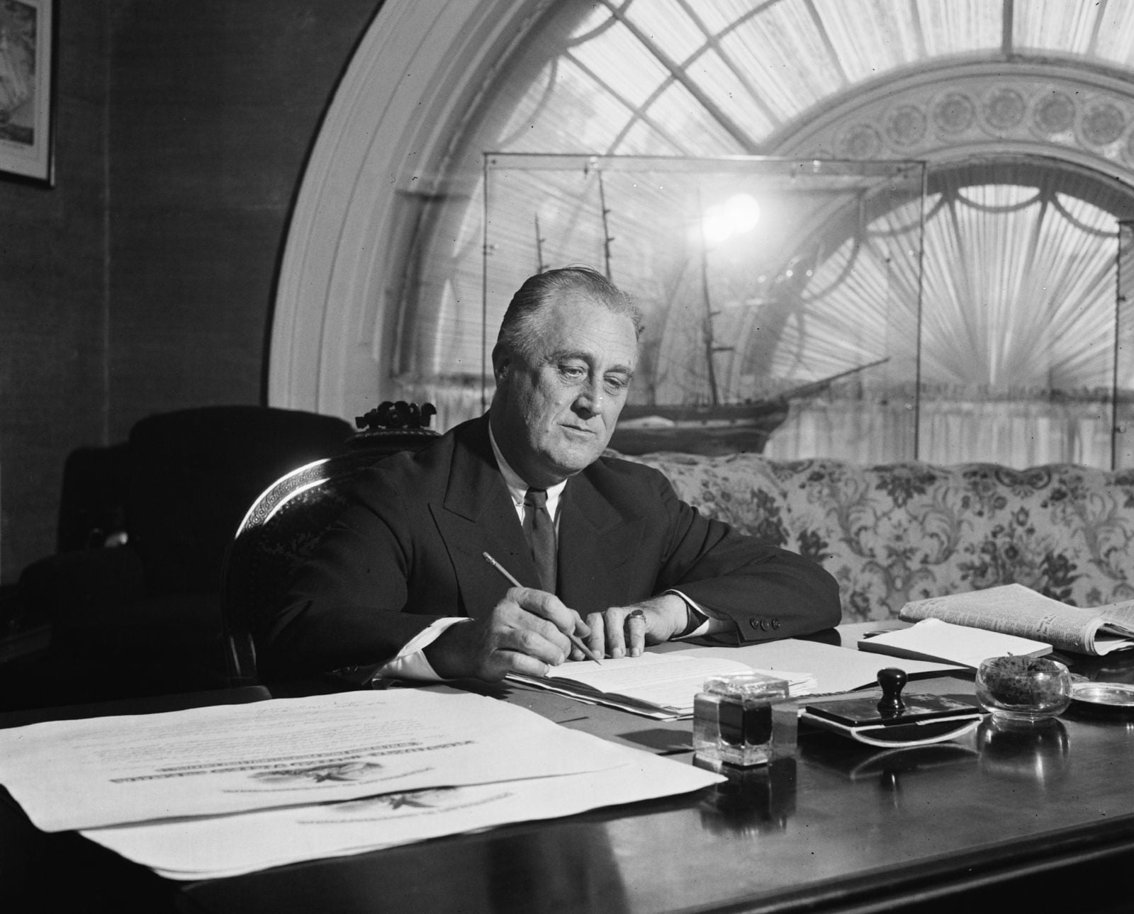 President Franklin D. Roosevelt at the White House in 1936. Harris and Ewing Collection, Library of Congress Prints & Photographs Division, LC-H21-C-612.